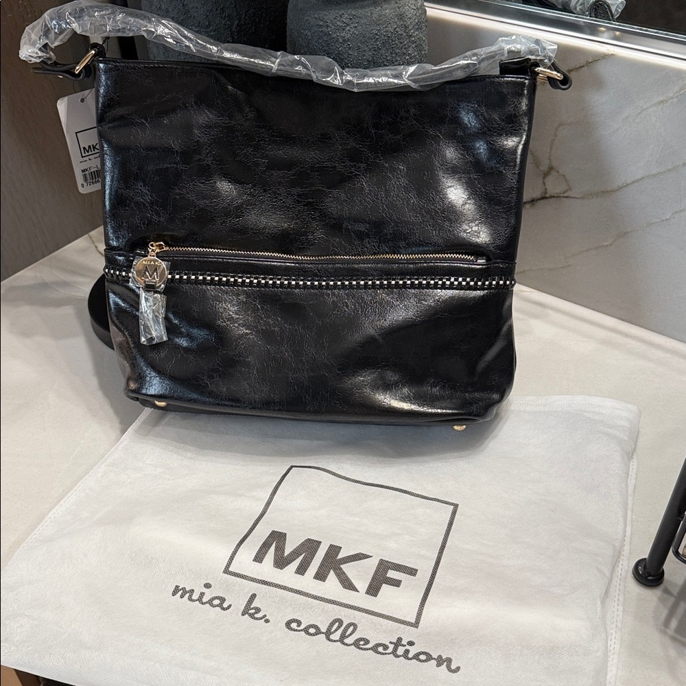 MIA K COLLECTION Chic Black Crossbody Bag with Gold Zipper Detail - Picture 11 of 11